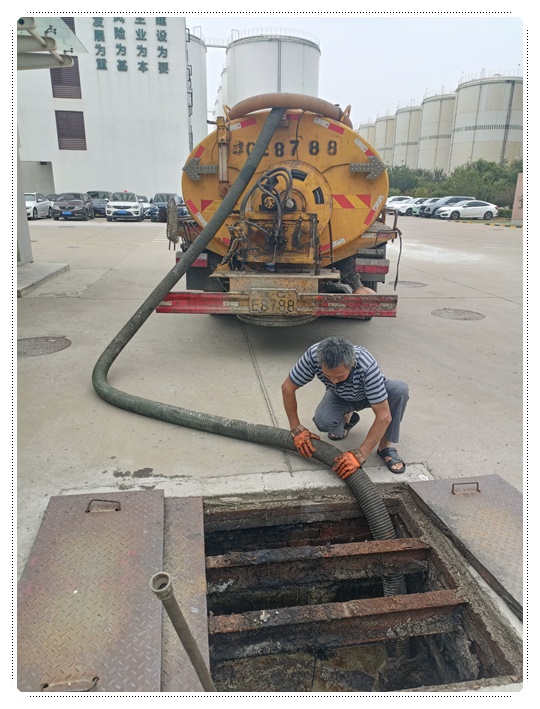 刚察隔油池清掏