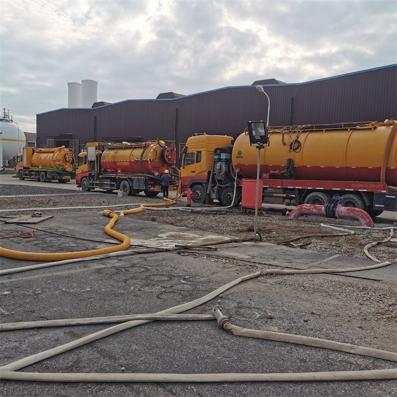 刚察污水池清理